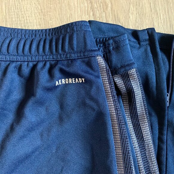 Adidas Lot--Men's Medium - Picture 9 of 16